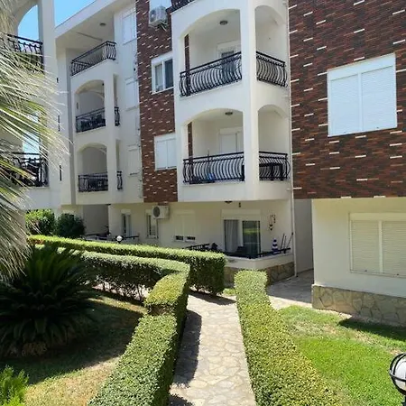 Apartment Side'de Havuzlu Daire