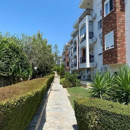 Apartment Side'de Havuzlu Daire