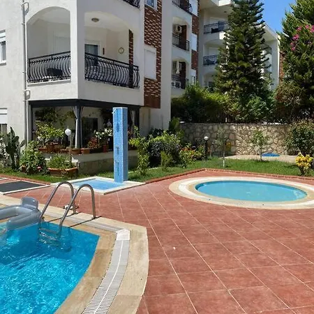 Apartment Side'de Havuzlu Daire Side