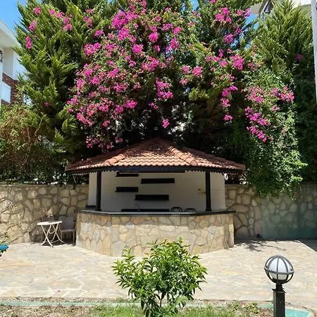 Side'de Havuzlu Daire Apartment